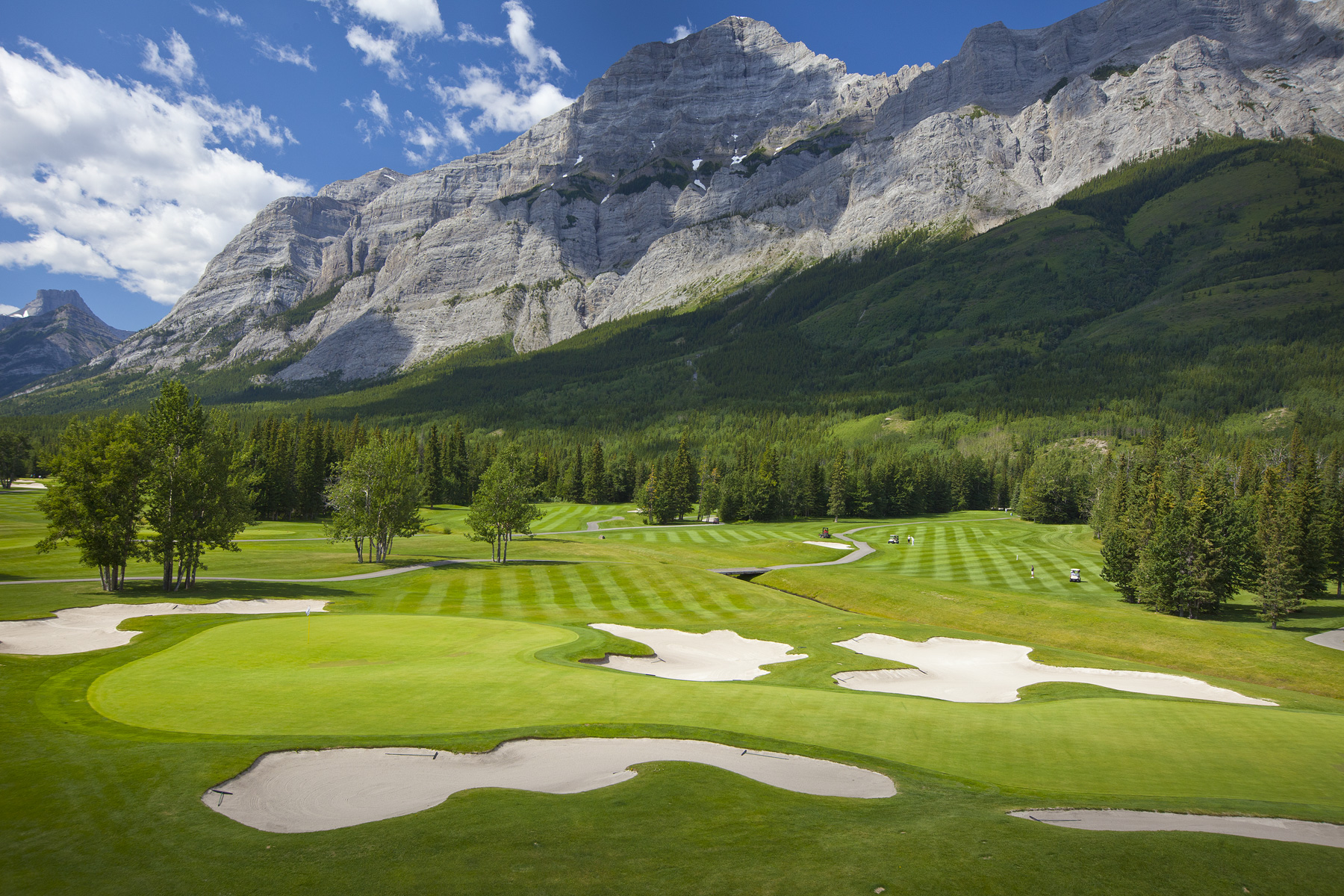 Banff or Jasper? Golfers invited to settle Alberta's great debate